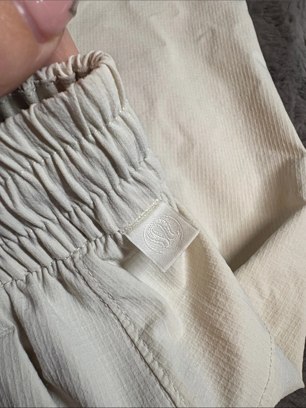 lululemon athletica Men's Cream Elastic-Waist Athletic Shorts Size Small